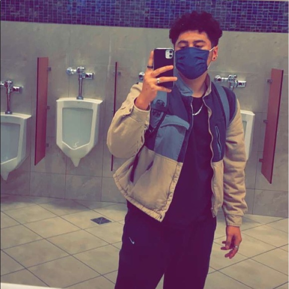 Meet your Posher, Gabriel - Picture 1 of 6